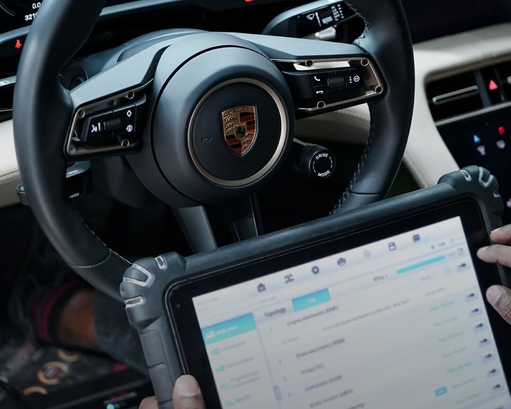 Pro EV Service Garage Atmosphere